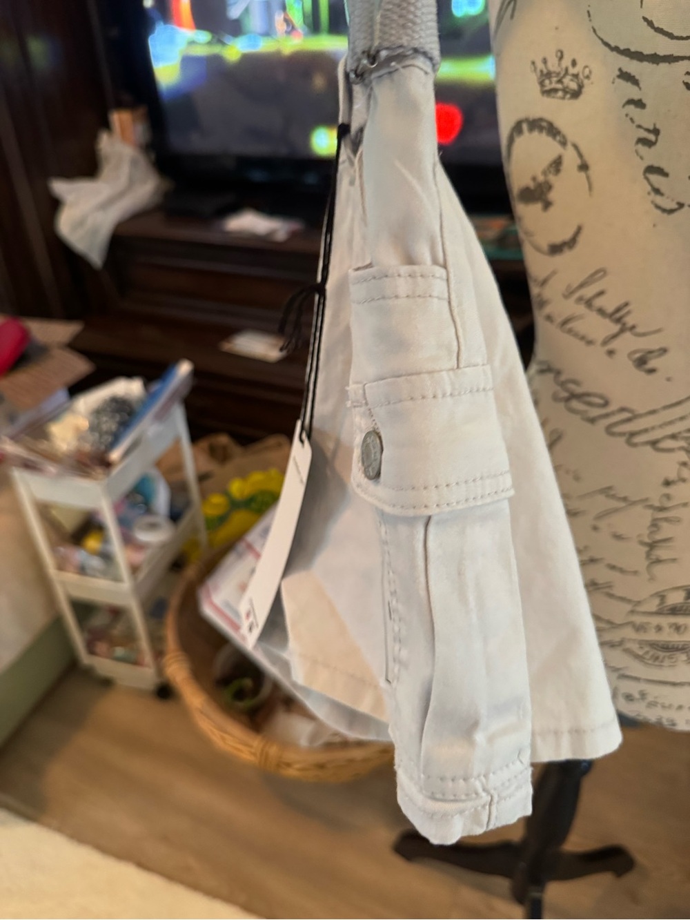 Madden Girl Light Gray Cargo Shorts with Utility Pockets med nwt - Picture 5 of 7